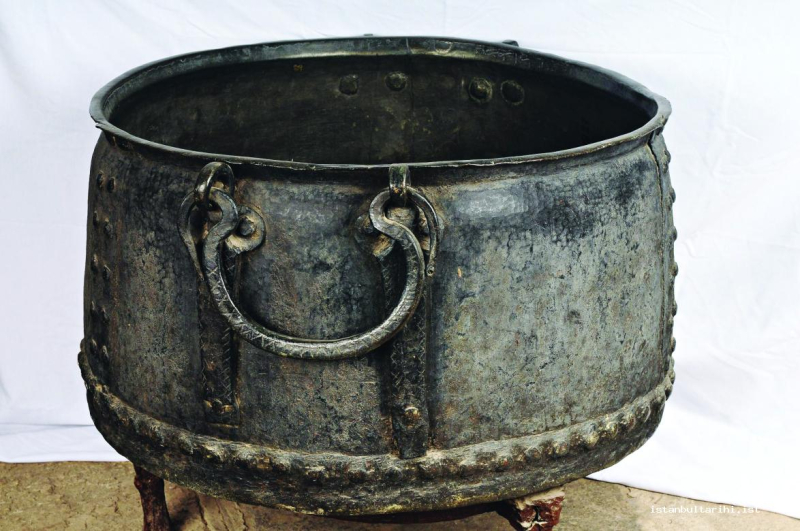 ۷ - دیگ پخت (موزه کاخ توپقاپی)