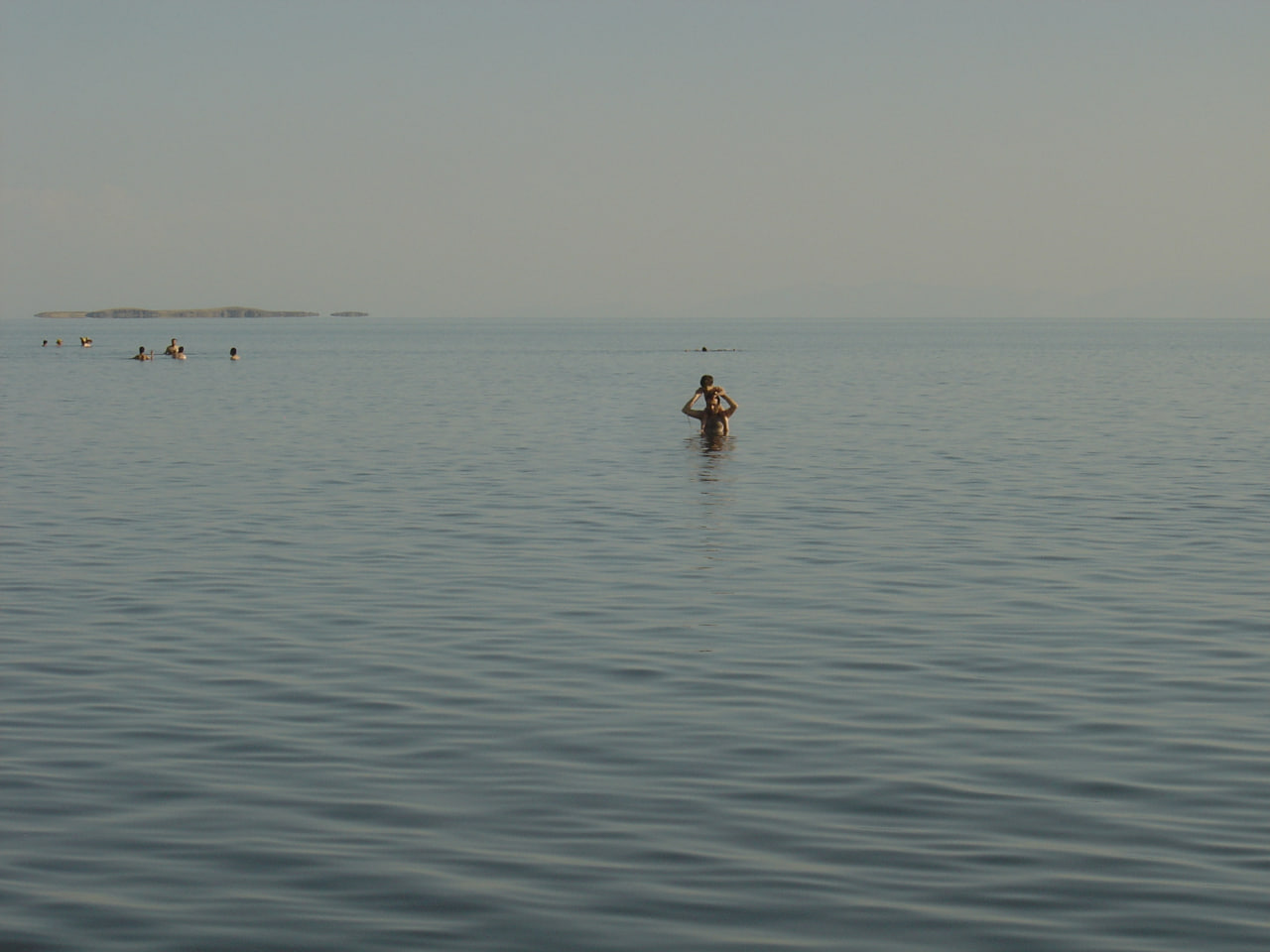 دریاچه اورمیه و شنا و غوطه وری در آن